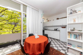 Central Urban Studio with Garden viewSwimming Pool